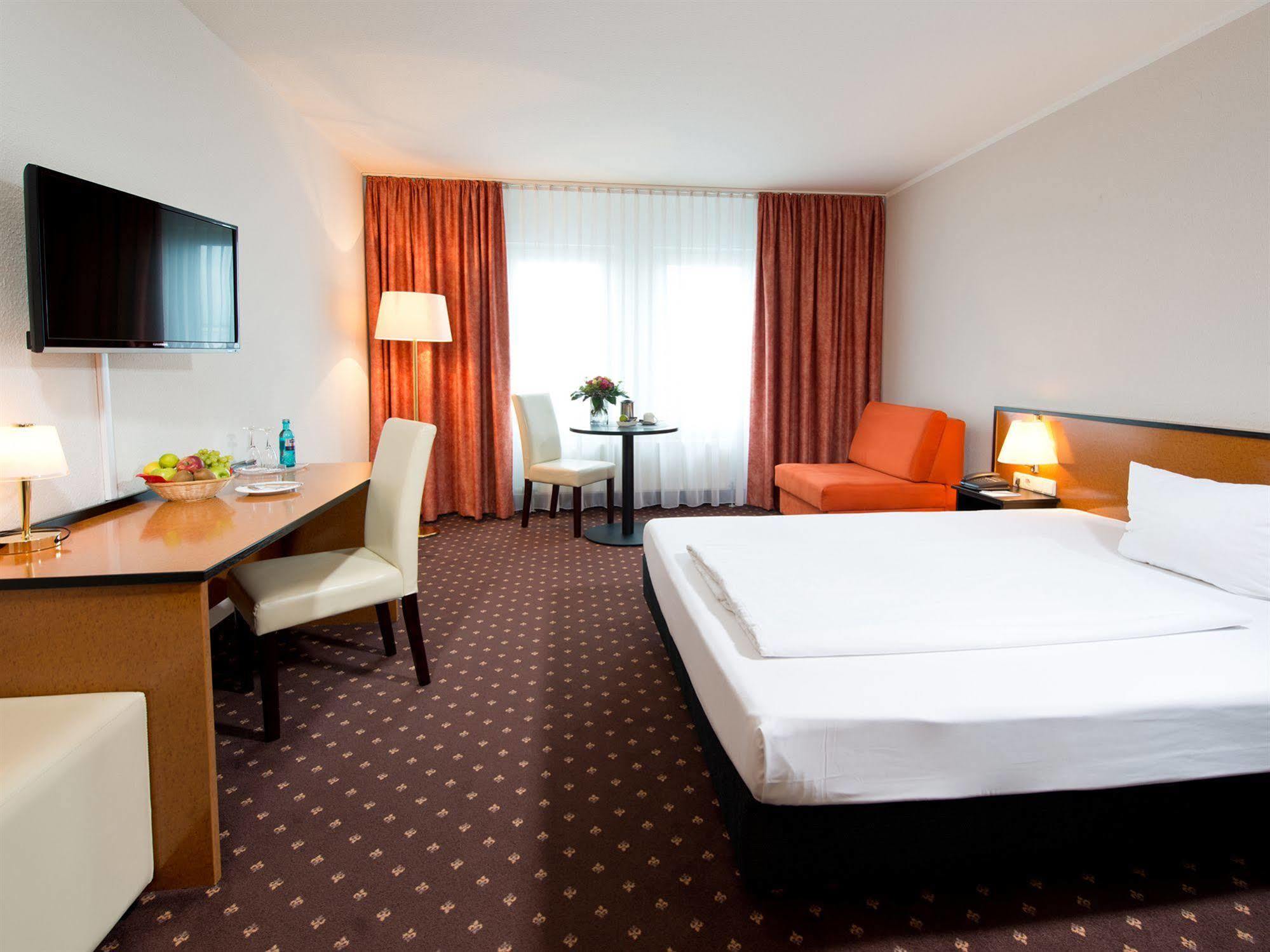 Achat Hotel Hockenheim Kültér fotó